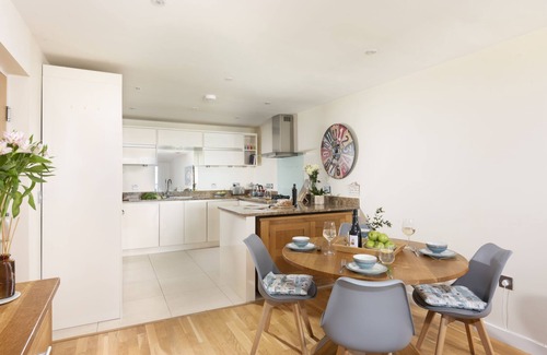 Carbis Bay Apartment | 15 The Sands - an apartment that sleeps 4 guests in 2 bedrooms