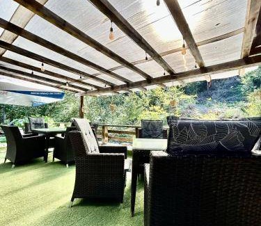 Cartisoara Bed & Breakfast | 150 m² Bed and breakfast ∙ 7 bedrooms ∙ 15 guests