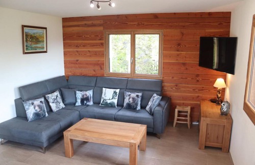 Aiguebelette-le-Lac House | 150 m² House ∙ 5 bedrooms ∙ 10 guests