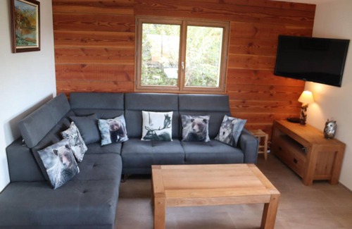 Aiguebelette-le-Lac House | 150 m² House ∙ 5 bedrooms ∙ 10 guests