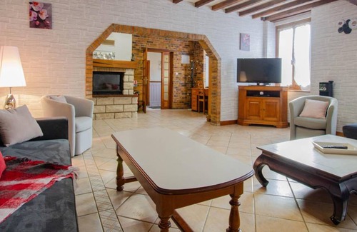 Neuville-sur-Vanne House | 150 m² Gîte ∙ 4 bedrooms ∙ 8 guests
