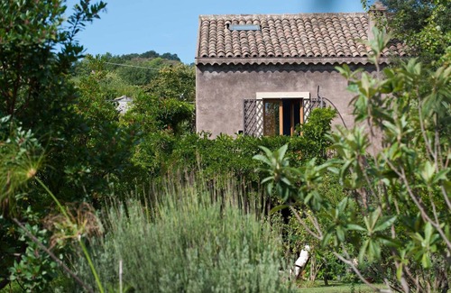 Viagrande House | 150 m² House ∙ 3 bedrooms ∙ 6 guests