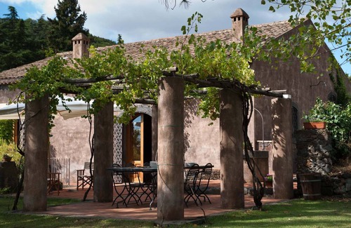 Viagrande House | 150 m² House ∙ 3 bedrooms ∙ 6 guests