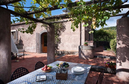 Viagrande House | 150 m² House ∙ 3 bedrooms ∙ 6 guests