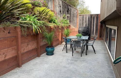 Capitola Condo | 150 steps to the sand! Beautiful 2Bd/2Ba Condo with ocean views. Sleeps 6