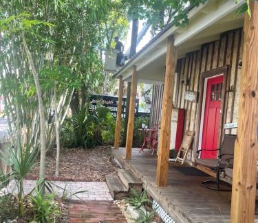 Downtown Historic District House | 150-year-old Lincolnville cottage 3bedroom 2bath