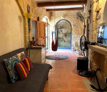 Kalkara House | 1500 Little Pink House in Kalkara Creek