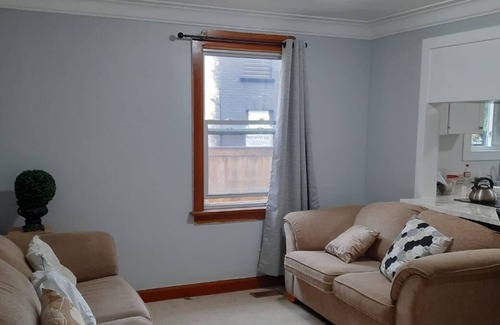 Thunder Bay House | 1500 sq ft House, 7 beds, full kitchen, free parking, Free laundry, clean,