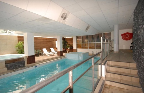 Eaux-Bonnes Apartment | 150m from ski slopes, 2nd floor, view ski slopes, fitness, swimming pool, sauna, tv, ski locker