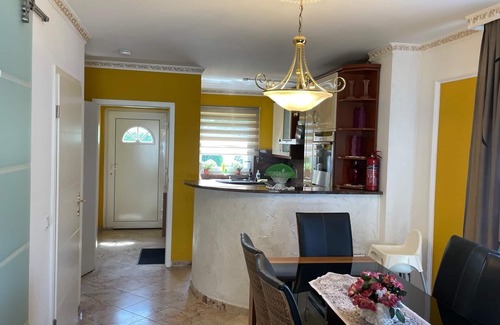 Lierenfeld House | 150sqm House, Central, Gardne, Terrace /150sqm House, Central, Garden, Terrace