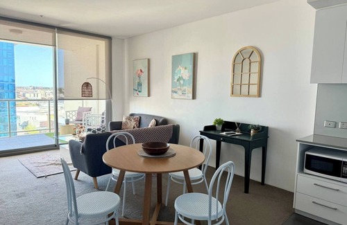 Perth Apartment | 152 City Rest with Views, high up + parking sleeps 2