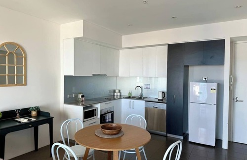 Perth Apartment | 152 City Rest with Views, high up + parking sleeps 2