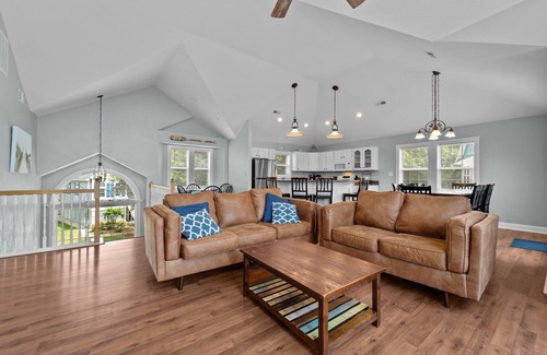 Monteray Shores House | 1535 - Captain Jack's, 6-bed 5.5-bath, Corolla, NC, soundfront, private pool, hot tub, game room