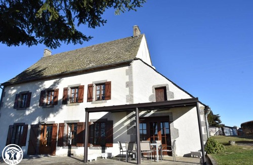 Tauves House | 155 m² Gîte ∙ 5 bedrooms ∙ 8 guests
