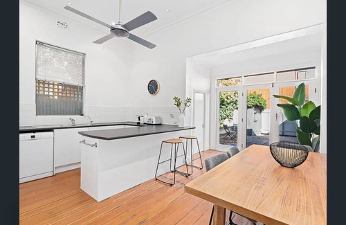North Adelaide House | 156 m² House ∙ 2 bedrooms ∙ 6 guests