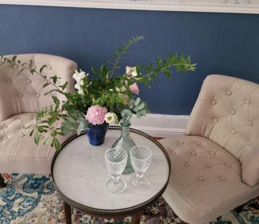 Fuveau Hotel | 1560- Domaine Des Cinq Jardins- A Magical and Authentic Mansion