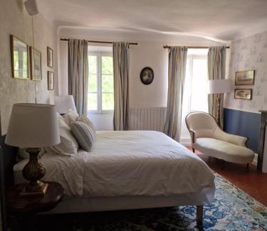 Fuveau Hotel | 1560- Domaine Des Cinq Jardins- A Magical and Authentic Mansion