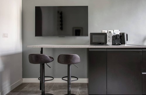 Porta Vittoria Apartment | 15min to Duomo, Modern 1 Bedrm Flat A/C, 5G WiFi