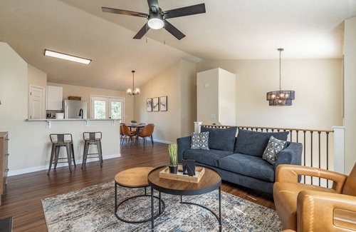 Cartersville House | 15min to LakePoint! 4BR Retreat w/Weekday Special