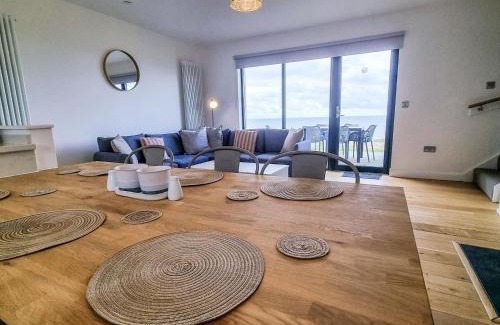 Pistyll House | 16 - 3 Bedroom Cottage - LP