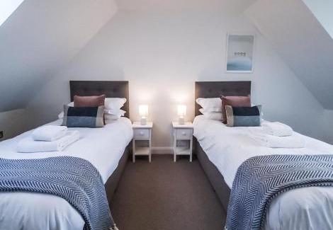 Pistyll House | 16 - 3 Bedroom Cottage - LP