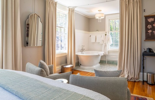 Trumansburg Bed & Breakfast | 16 Elm Heritage Hotel