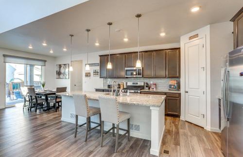Commerce City House | 16 Mi to Denver Spacious Commerce City Home!