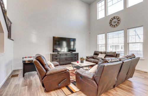 Commerce City House | 16 Mi to Denver Spacious Commerce City Home!