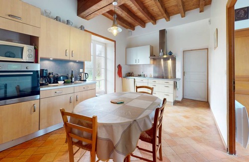Saint-Julien-des-Landes House | 160 m² House ∙ 5 bedrooms ∙ 12 guests