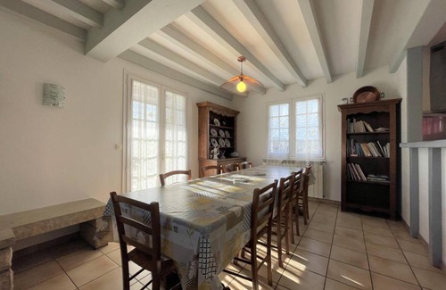 Ainhice-Mongelos House | 160 m² Gîte ∙ 5 bedrooms ∙ 10 guests