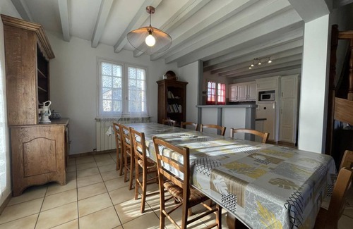 Ainhice-Mongelos House | 160 m² Gîte ∙ 5 bedrooms ∙ 10 guests