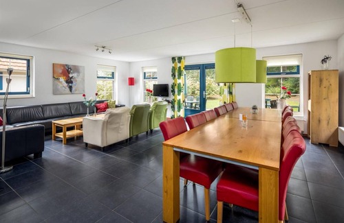 Hooghalen House | 160 m² House ∙ 6 bedrooms ∙ 12 guests
