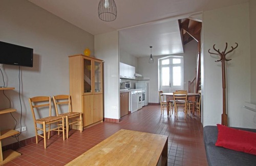 Periers House | 161 m² Gîte ∙ 6 bedrooms ∙ 11 guests