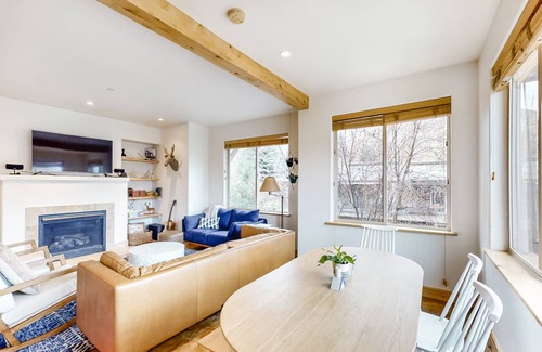 Warm Springs House | 164 m² House ∙ 3 bedrooms ∙ 6 guests