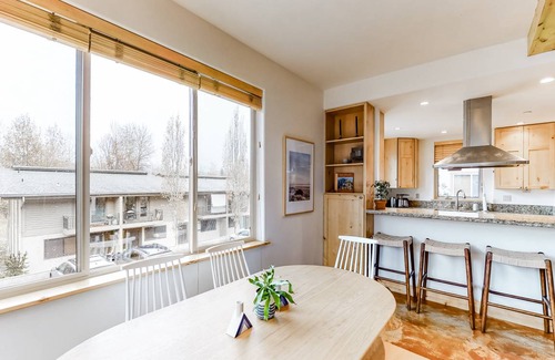 Warm Springs House | 164 m² House ∙ 3 bedrooms ∙ 6 guests