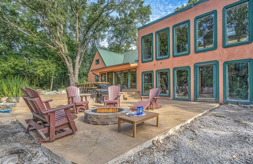 Waukesha House | 17-acre Private Oasis estate with, an indoor pool, and private lake, sleeps 16