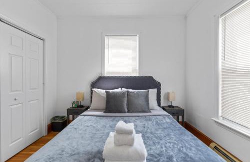 Malden Apartment | 17 Cozy&Spacious 3 bedroom home in Malden with window AC