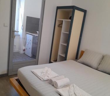 Lannion Apartment | 17, face à la gare