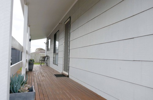 Sunderland Bay House | 17 Gemma Street, Sunderland Bay - close to Surf Beach