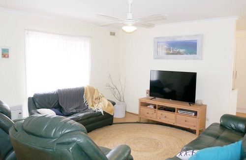 Sunderland Bay House | 17 Gemma Street, Sunderland Bay - close to Surf Beach