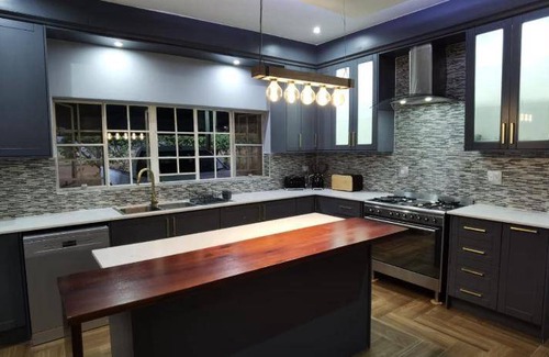 Thembisile Apartment | 17 m² Apartment ∙ 4 bedrooms ∙ 8 guests