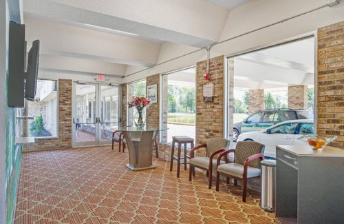 Muskegon Heights Hotel | 17 m² Hotel ∙ 127 guests