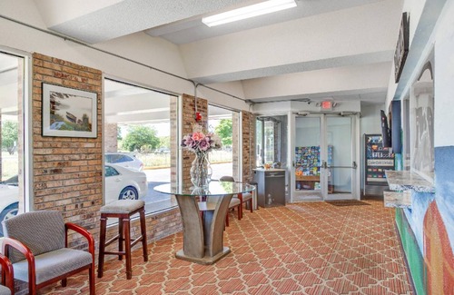 Muskegon Heights Hotel | 17 m² Hotel ∙ 127 guests