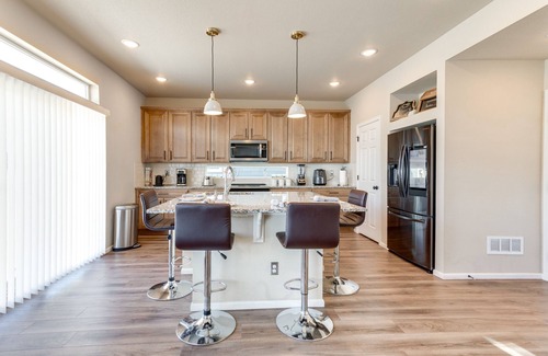 Aurora House | 17 Mi to Downtown Denver: Modern Aurora Home!