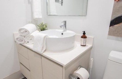 Hallandale Beach House | 1703AB Modern 2 BR 2B Ocean Views Full Kitchen Washer Dryer in Unit Pool Gym