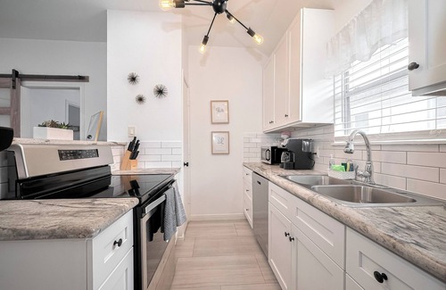 Hyde Park Apartment | 1716 Fairview 1KING/1BA Top Apt. Duplex Pets Ok!