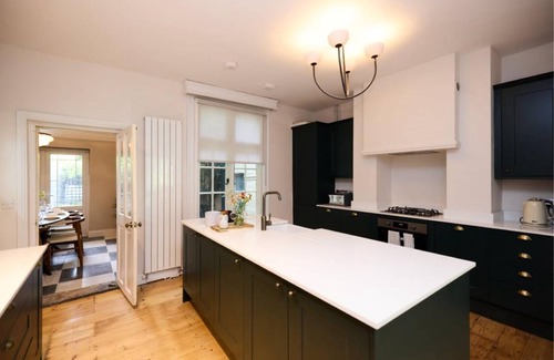 Arbury House | 173 m² House ∙ 6 bedrooms ∙ 12 guests