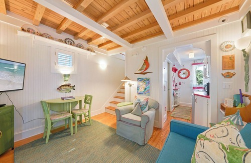 Seaside House | 174 Feet to Beach Access in Seaside, FL Proper! Balcony + 2 Adult Bikes!
