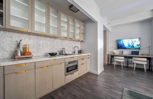 Financial District Apartment | 17John: Premier King Studio Apartment