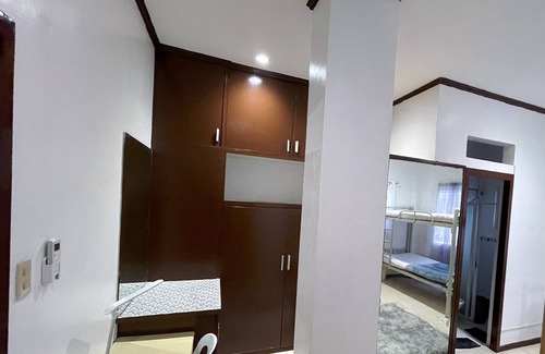 Lahug House | 18 La Guardia Ext